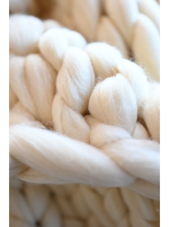 Pelote de laine XXL blanche à tricoter avec les mains