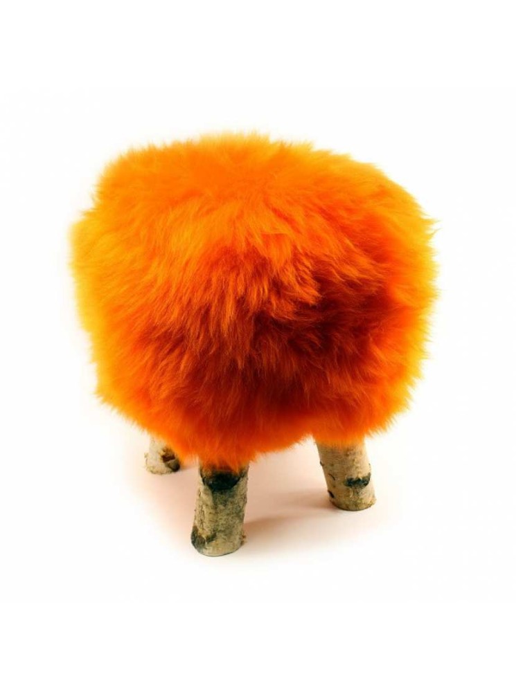 Tabouret siège en peau de mouton teintée orange