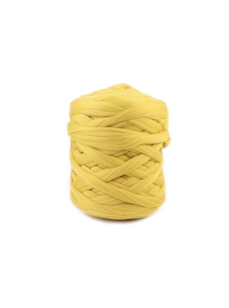 Pelote de laine XXL jaune moutarde à tricoter avec les mains